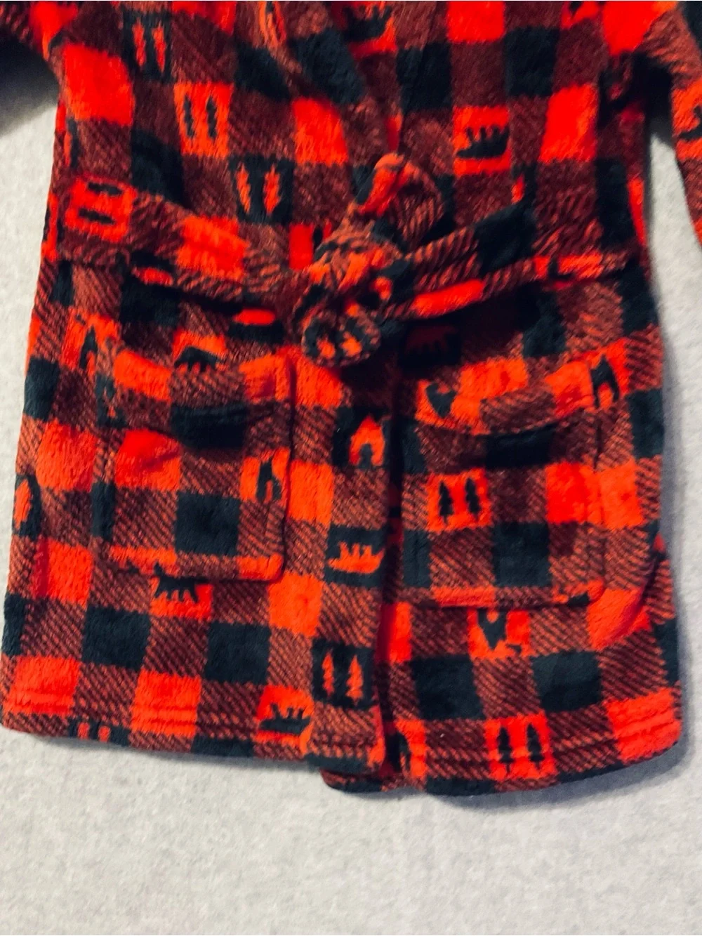 Cat & Jack Kid's  Red and Black Plaid Hooded Buffalo ,hooded robe Sz 2T-3T